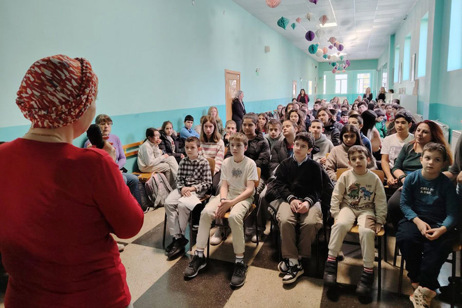 Потомка на Васил Левски гостува в ОУ „Св. Климент Охридски“ и вдъхнови учениците