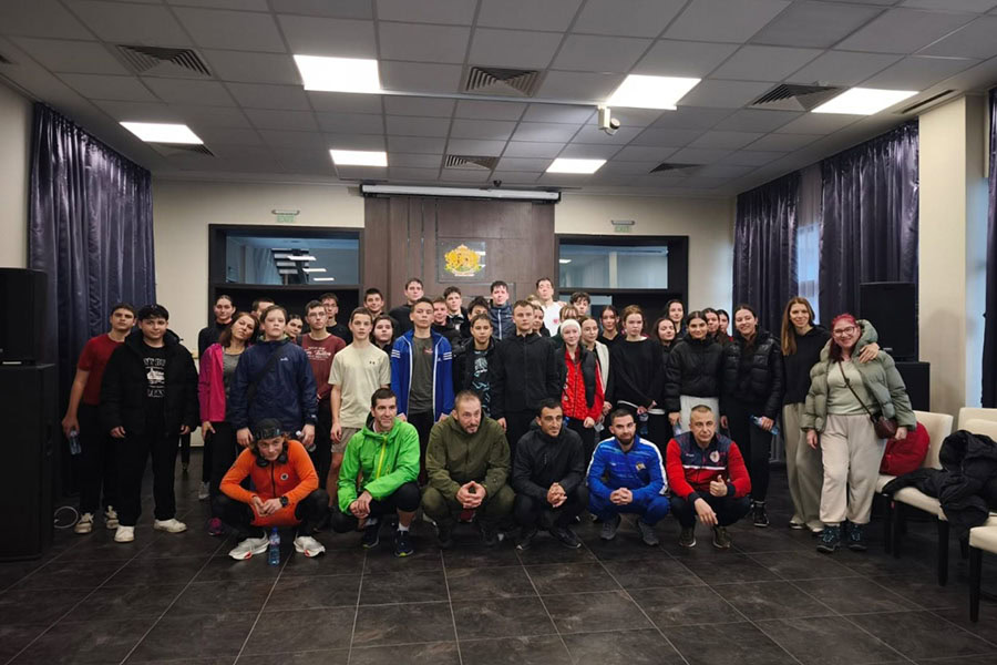 Ученици от НЕГ „Гьоте“ проведоха Никулденски маратон в подкрепа на превенцията